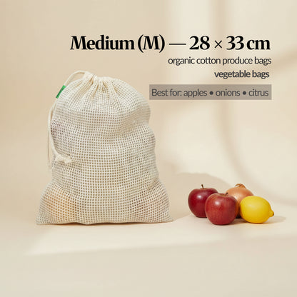 Medium (M) cotton mesh produce bag (28 × 33 cm) shown with fruit and veg, with sizing and “best for” use guidance on the image.