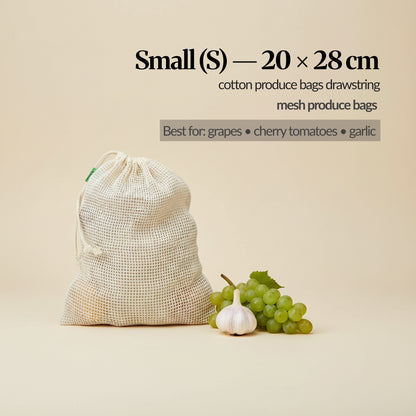 Small (S) cotton mesh produce bag (20 × 28 cm) shown with grapes and garlic, with sizing and “best for” use guidance on the image.
